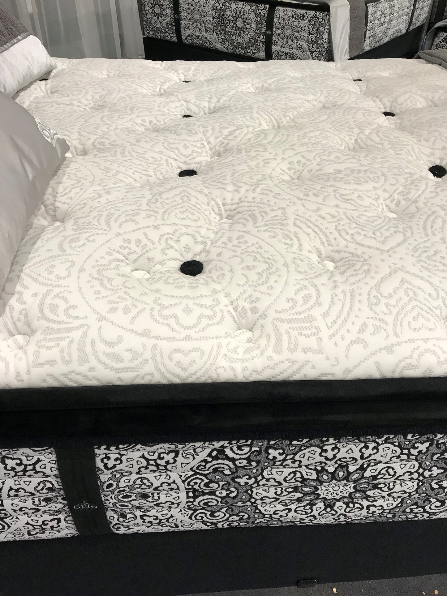 Vintage Garden Park Plush Pillow top Mattress